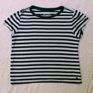 🦋 American Eagle Outfitters Soft B&W Striped Tee